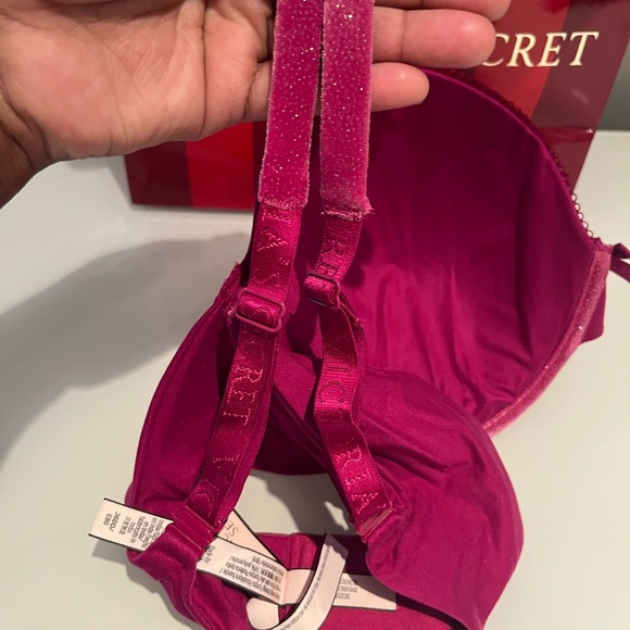 Victoria Secret Bra - Picture 4 of 15